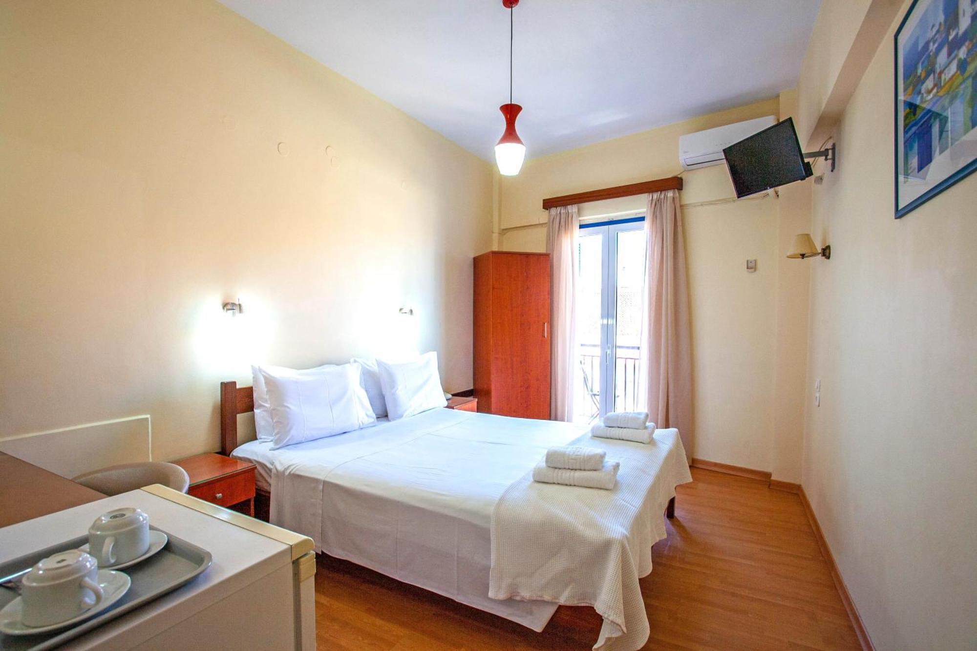 Lucia Hotel Chania  Buitenkant foto
