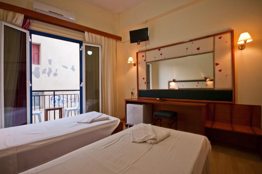 Lucia Hotel Chania  Buitenkant foto