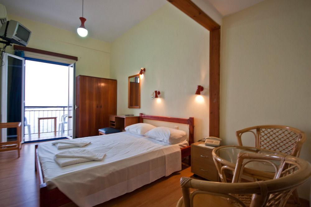 Lucia Hotel Chania  Buitenkant foto