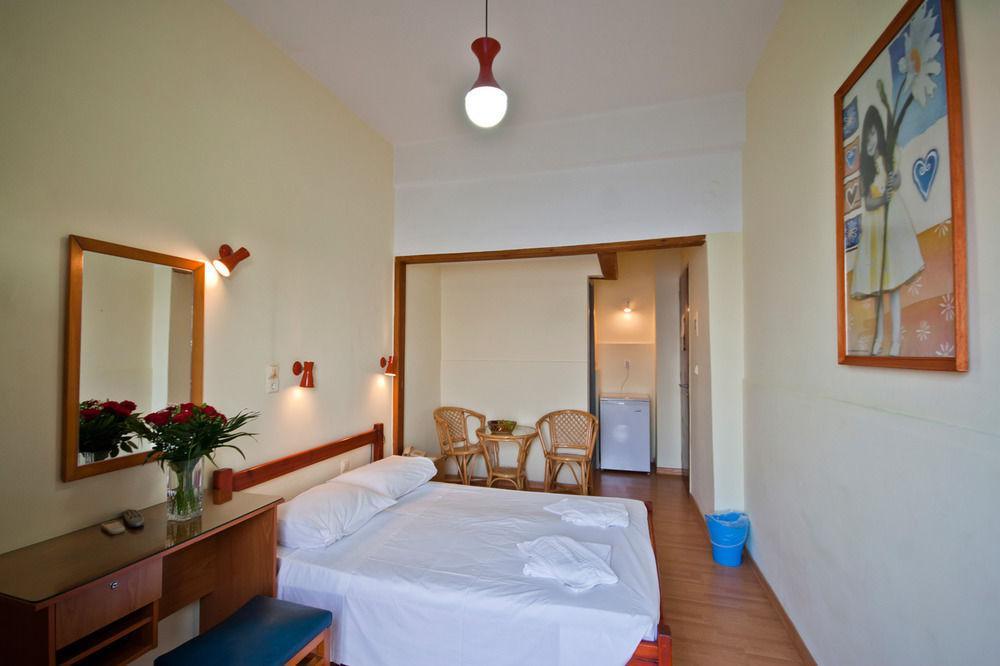 Lucia Hotel Chania  Buitenkant foto